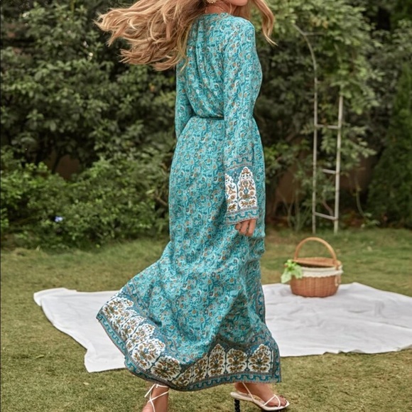 Long sleeve maxi dress - Picture 5 of 5